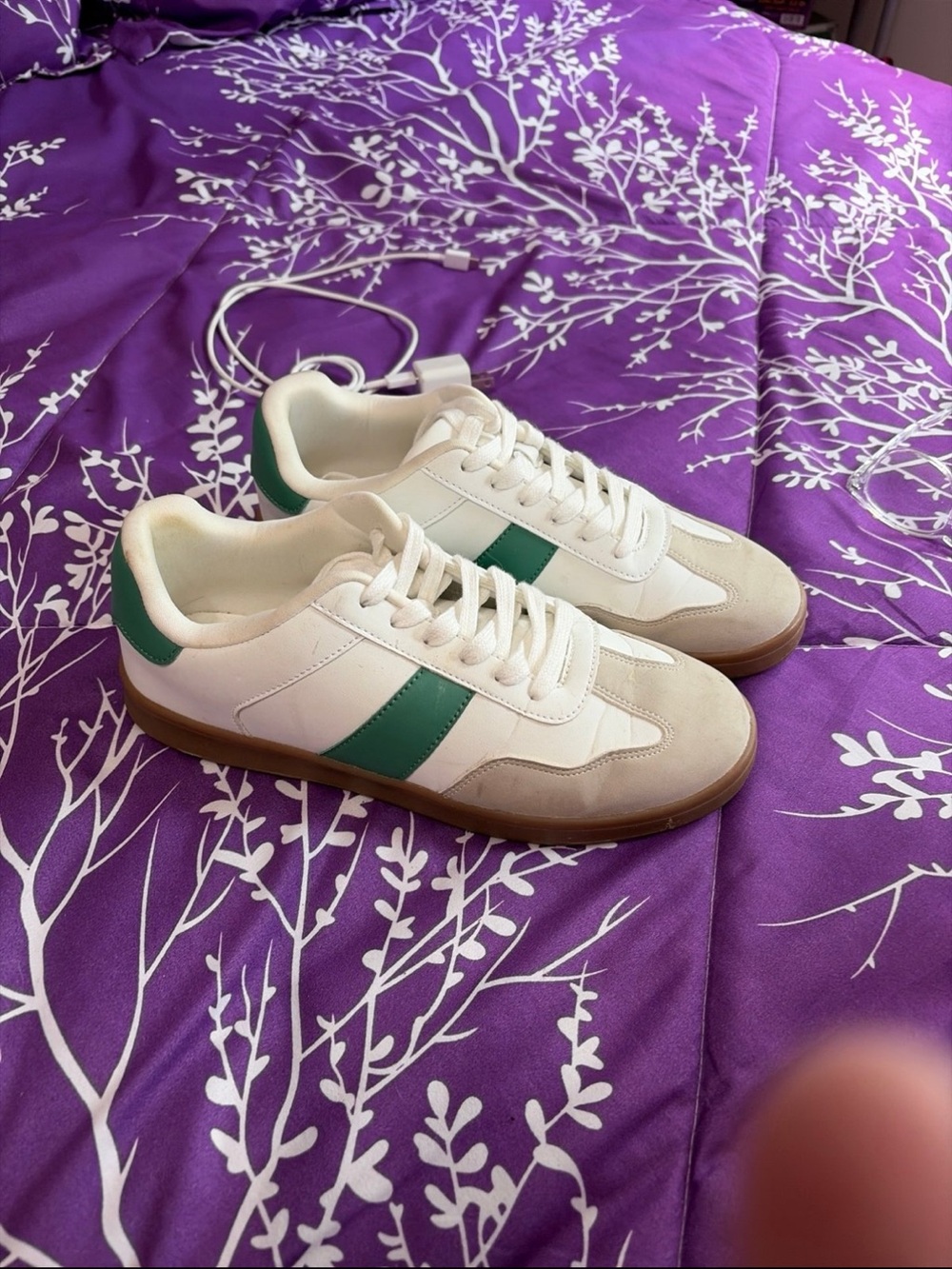 White Sneakers with Green Stripe and Gum Sole American Eagle brand new size 9